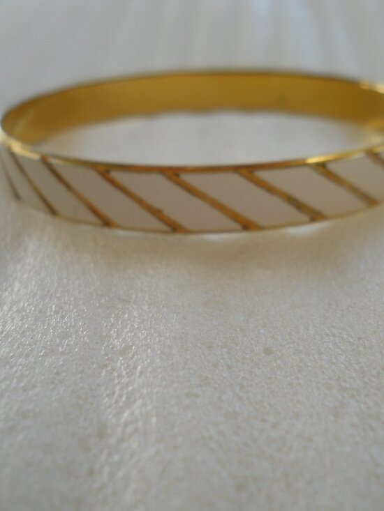 Fashion Jewelry Jewelry - White & Gold Bangle Bracelet 830